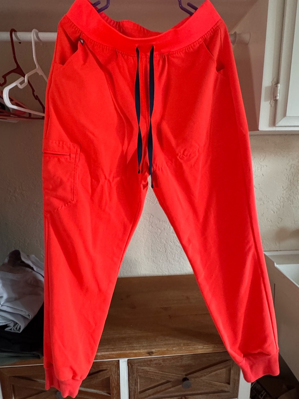 Figs Limited Edition HW Zamora Jogger Large firery coral